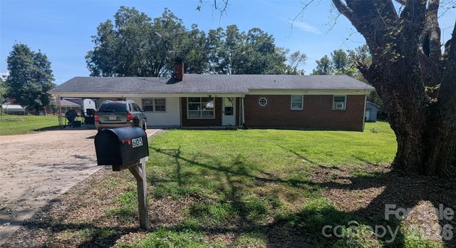 605 Lincoln Lane SW, Lenoir, NC 28645