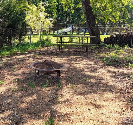 605 Lincoln Lane SW, Lenoir, NC 28645