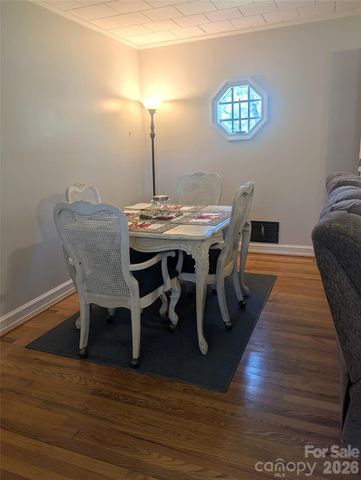 605 Lincoln Lane SW, Lenoir, NC 28645