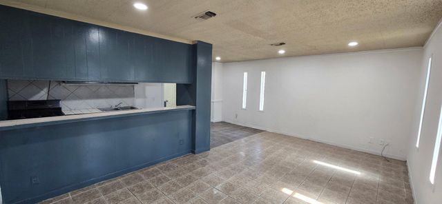 206 Raymac Street 3, Houston, TX 77037