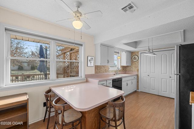 1518 W Magnolia Street, Rogers, AR 72756