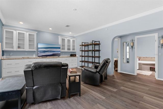 4048 LAKE GRIFFIN ROAD, Lady Lake, FL 32159