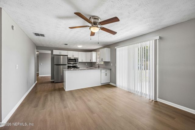 11055 BACALL Road W, Jacksonville, FL 32218