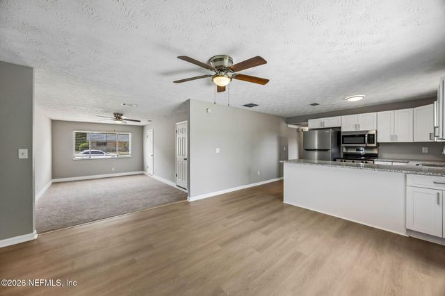 11055 BACALL Road W, Jacksonville, FL 32218
