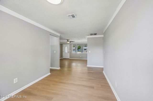 11055 BACALL Road W, Jacksonville, FL 32218