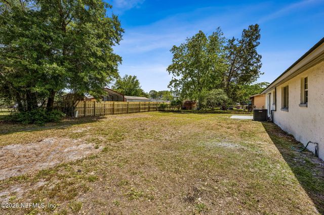 11055 BACALL Road W, Jacksonville, FL 32218