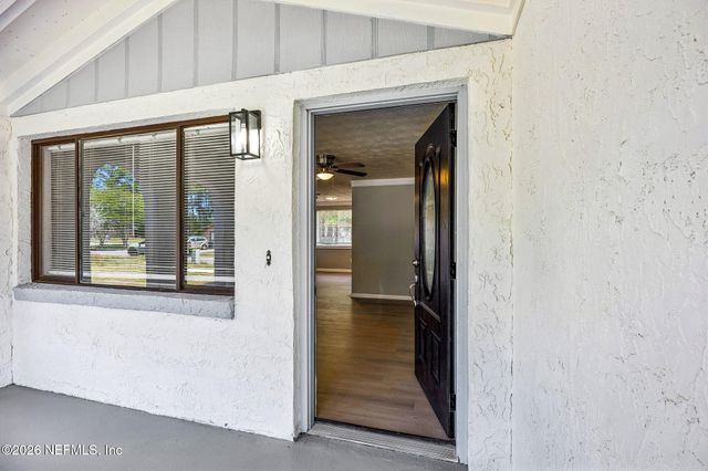 11055 BACALL Road W, Jacksonville, FL 32218