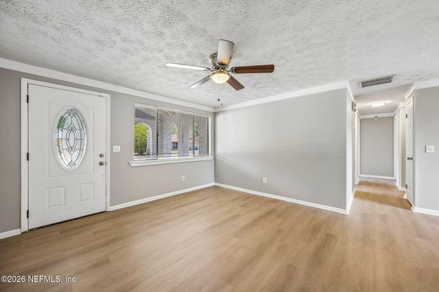 11055 BACALL Road W, Jacksonville, FL 32218