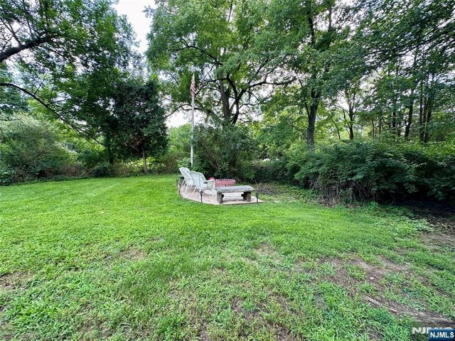 15 Warren Hagstrom Boulevard, Wanaque, NJ 07465