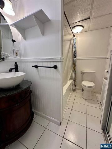 15 Warren Hagstrom Boulevard, Wanaque, NJ 07465