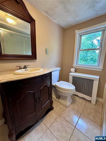 15 Warren Hagstrom Boulevard, Wanaque, NJ 07465