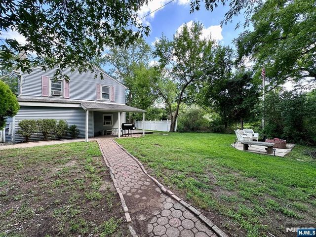 15 Warren Hagstrom Boulevard, Wanaque, NJ 07465