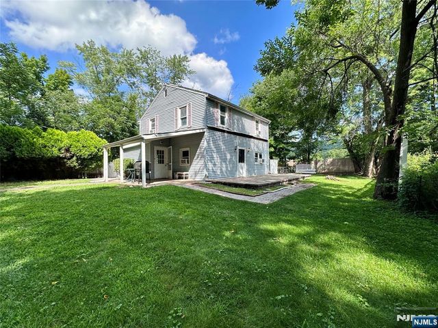 15 Warren Hagstrom Boulevard, Wanaque, NJ 07465