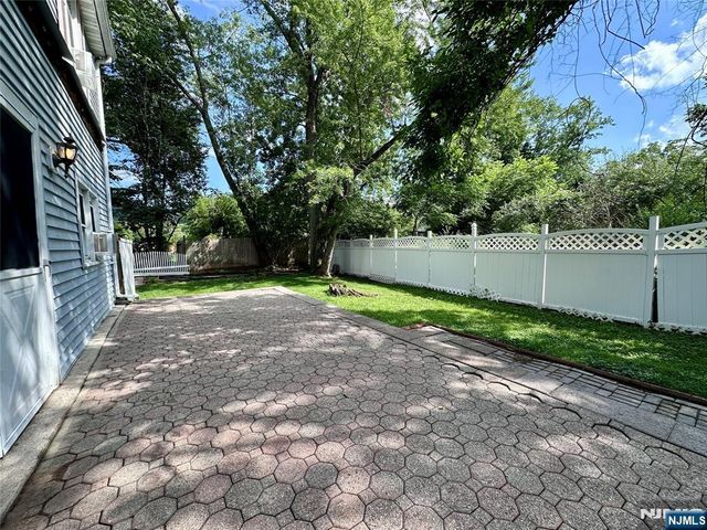 15 Warren Hagstrom Boulevard, Wanaque, NJ 07465