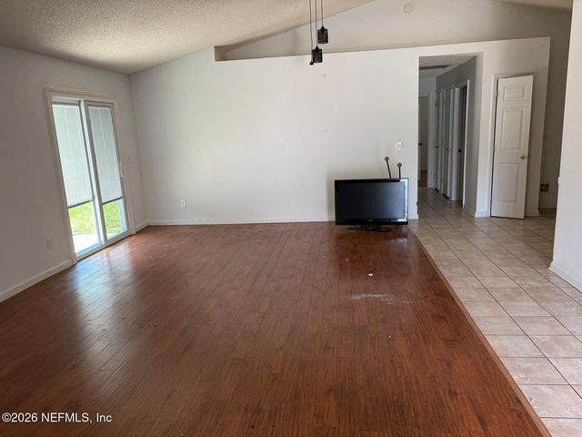 3363 VOLLEY Drive, Jacksonville, FL 32277