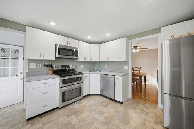 205 Remington St, Lowell, MA 01852