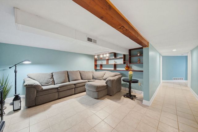 205 Remington St, Lowell, MA 01852