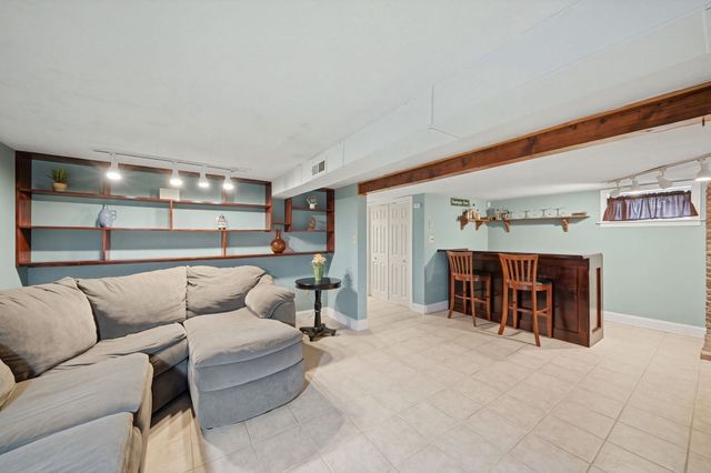 205 Remington St, Lowell, MA 01852