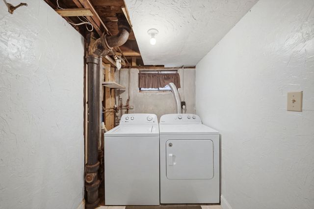 205 Remington St, Lowell, MA 01852