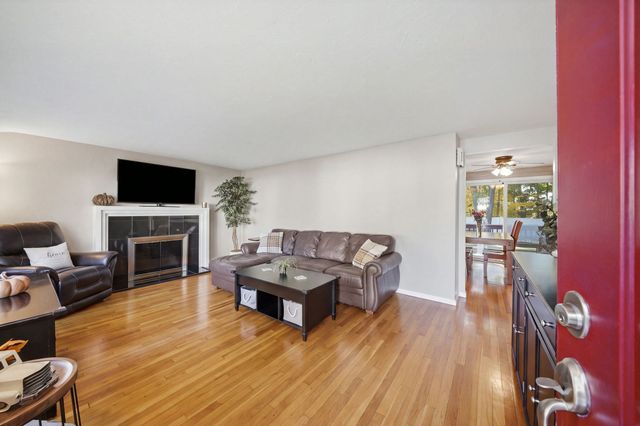 205 Remington St, Lowell, MA 01852