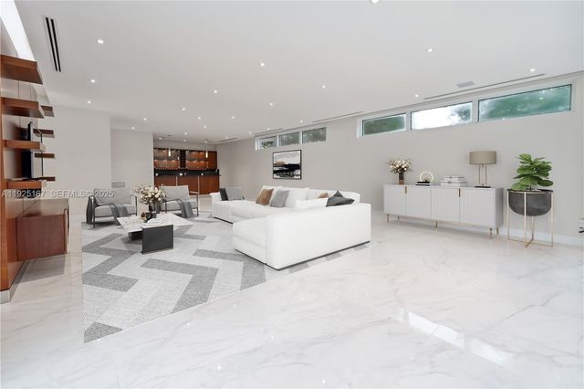 6300 Moss Ranch Rd, Pinecrest, FL 33156