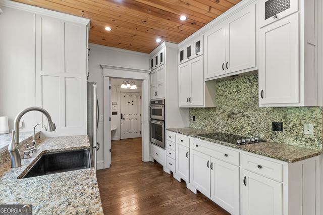 8954 Doublehead Gap Road, Blue Ridge, GA 30513