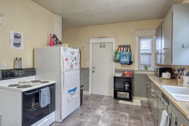 943 E Ermina Ave, Spokane, WA 99207