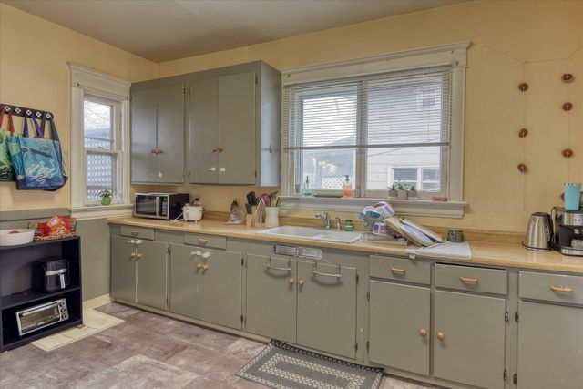 943 E Ermina Ave, Spokane, WA 99207