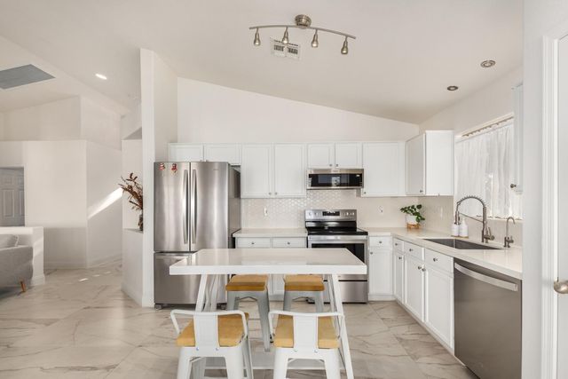 7831 S 27th Way, Phoenix, AZ 85042