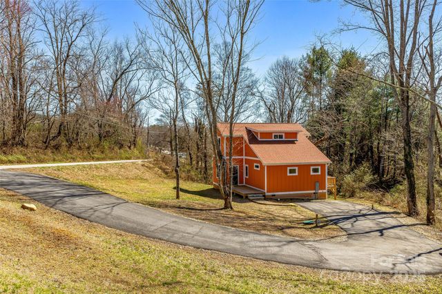 22 Ben Lippen Road A, Asheville, NC 28806