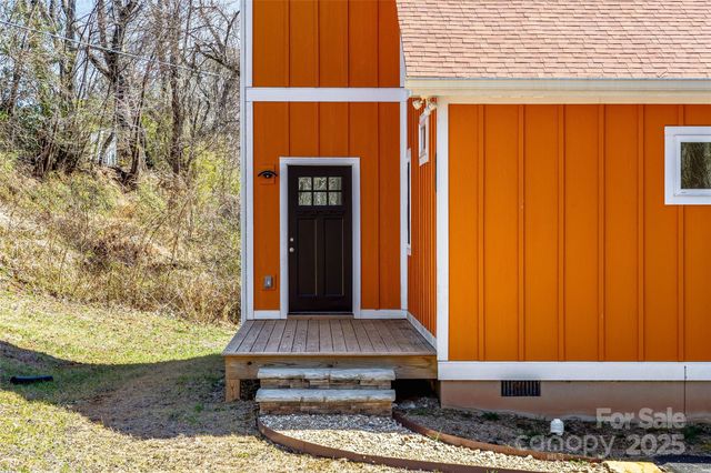 22 Ben Lippen Road A, Asheville, NC 28806