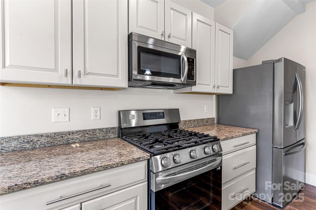 22 Ben Lippen Road A, Asheville, NC 28806