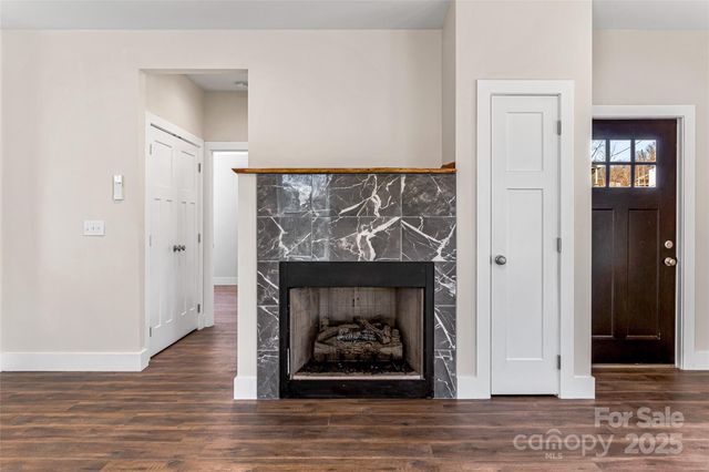 22 Ben Lippen Road A, Asheville, NC 28806