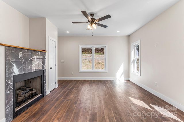 22 Ben Lippen Road A, Asheville, NC 28806