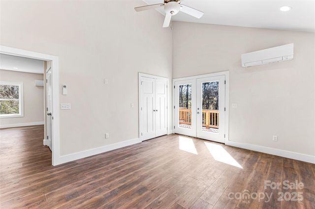 22 Ben Lippen Road A, Asheville, NC 28806