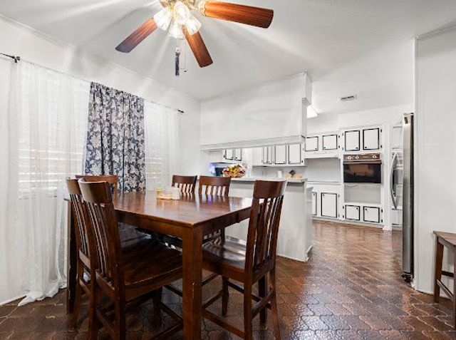 6225 Sweeney Dr, Corpus Christi, TX 78413