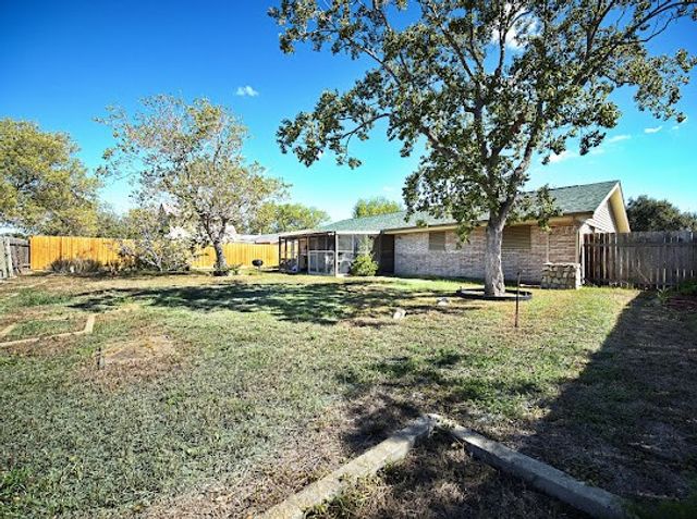 6225 Sweeney Dr, Corpus Christi, TX 78413