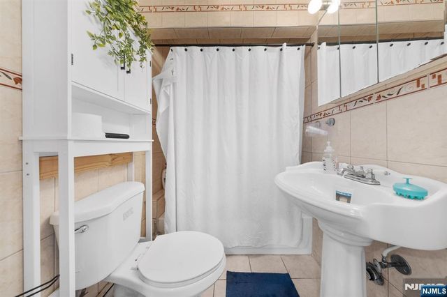 22 Norwood Street, Haledon, NJ 07508