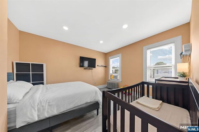 22 Norwood Street, Haledon, NJ 07508