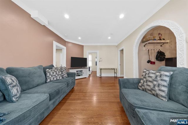 22 Norwood Street, Haledon, NJ 07508