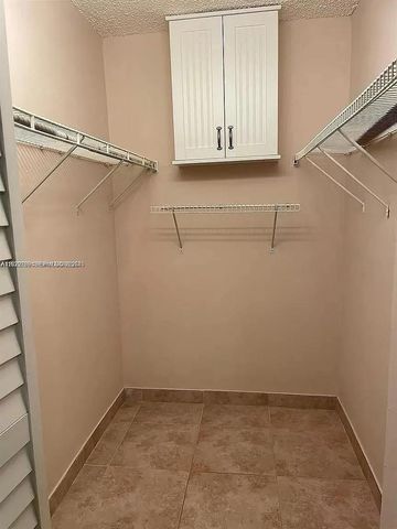 3690 N 56th Ave 916, Hollywood, FL 33021