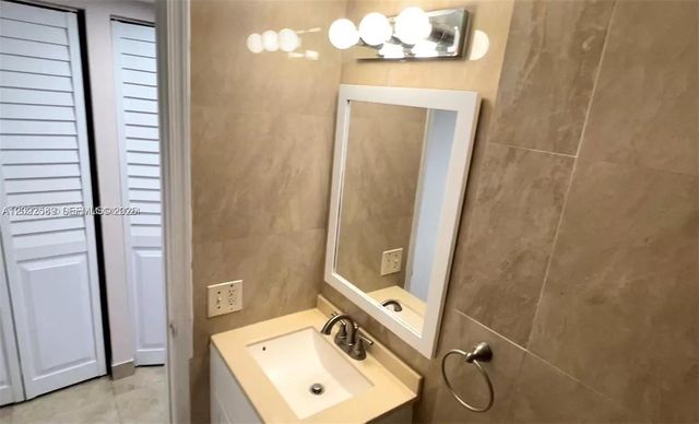 3690 N 56th Ave 916, Hollywood, FL 33021