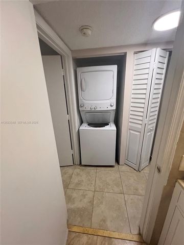 3690 N 56th Ave 916, Hollywood, FL 33021