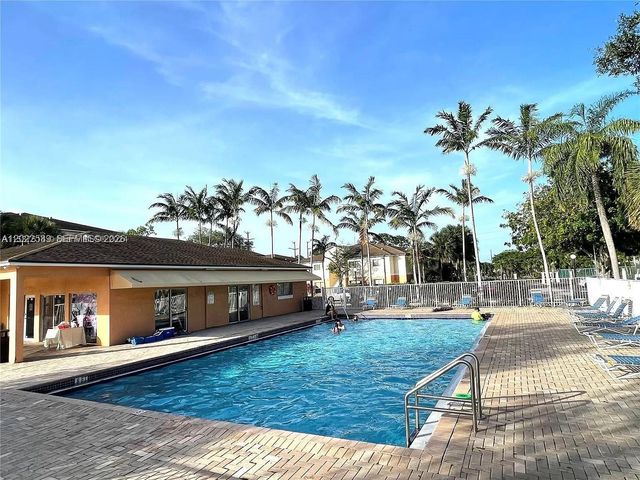 3690 N 56th Ave 916, Hollywood, FL 33021
