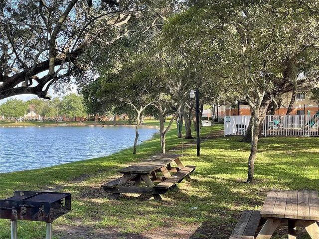 3690 N 56th Ave 916, Hollywood, FL 33021