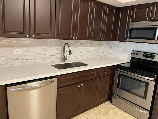 3690 N 56th Ave 916, Hollywood, FL 33021