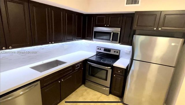 3690 N 56th Ave 916, Hollywood, FL 33021