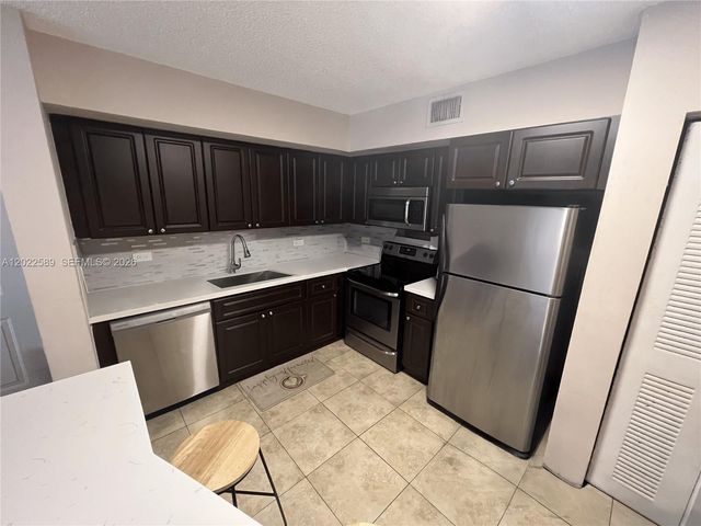 3690 N 56th Ave 916, Hollywood, FL 33021