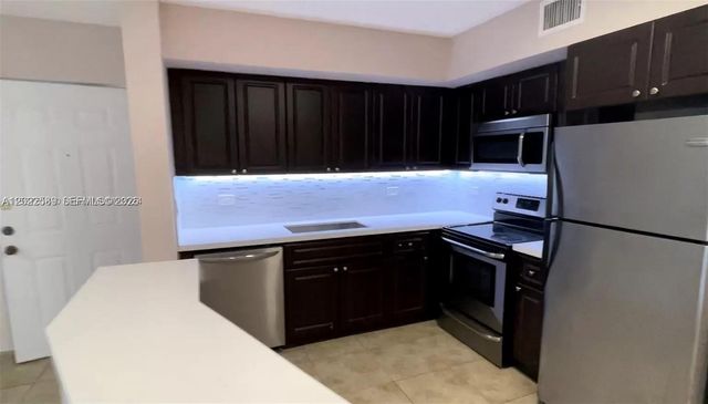 3690 N 56th Ave 916, Hollywood, FL 33021