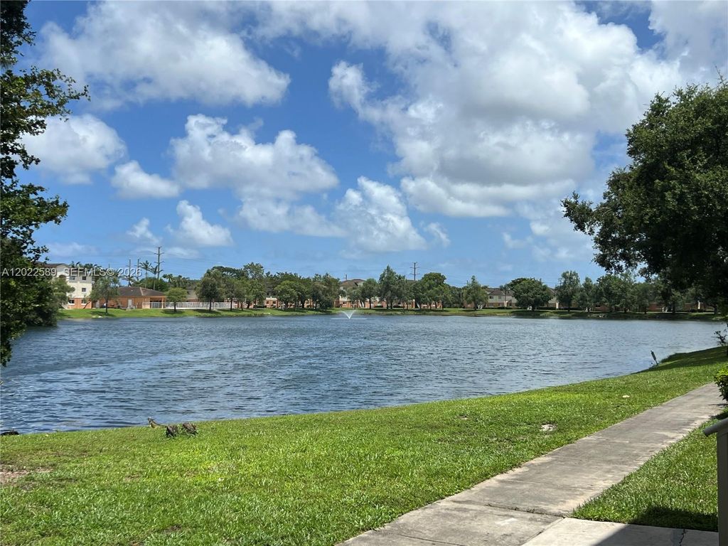 3690 N 56th Ave 916, Hollywood, FL 33021